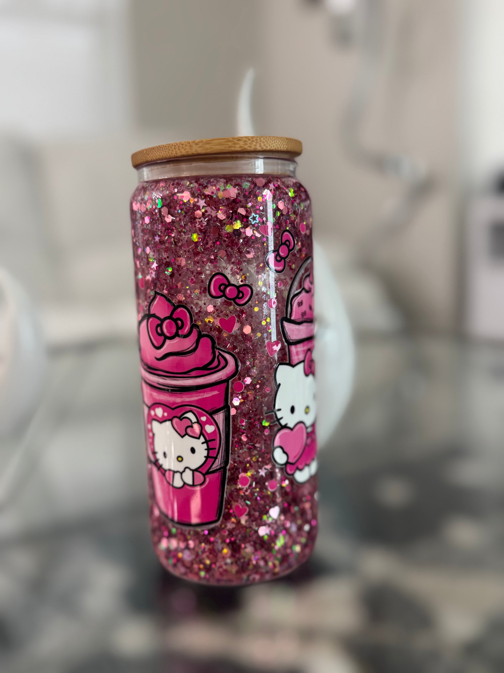 Hello Kitty cup 20 oz