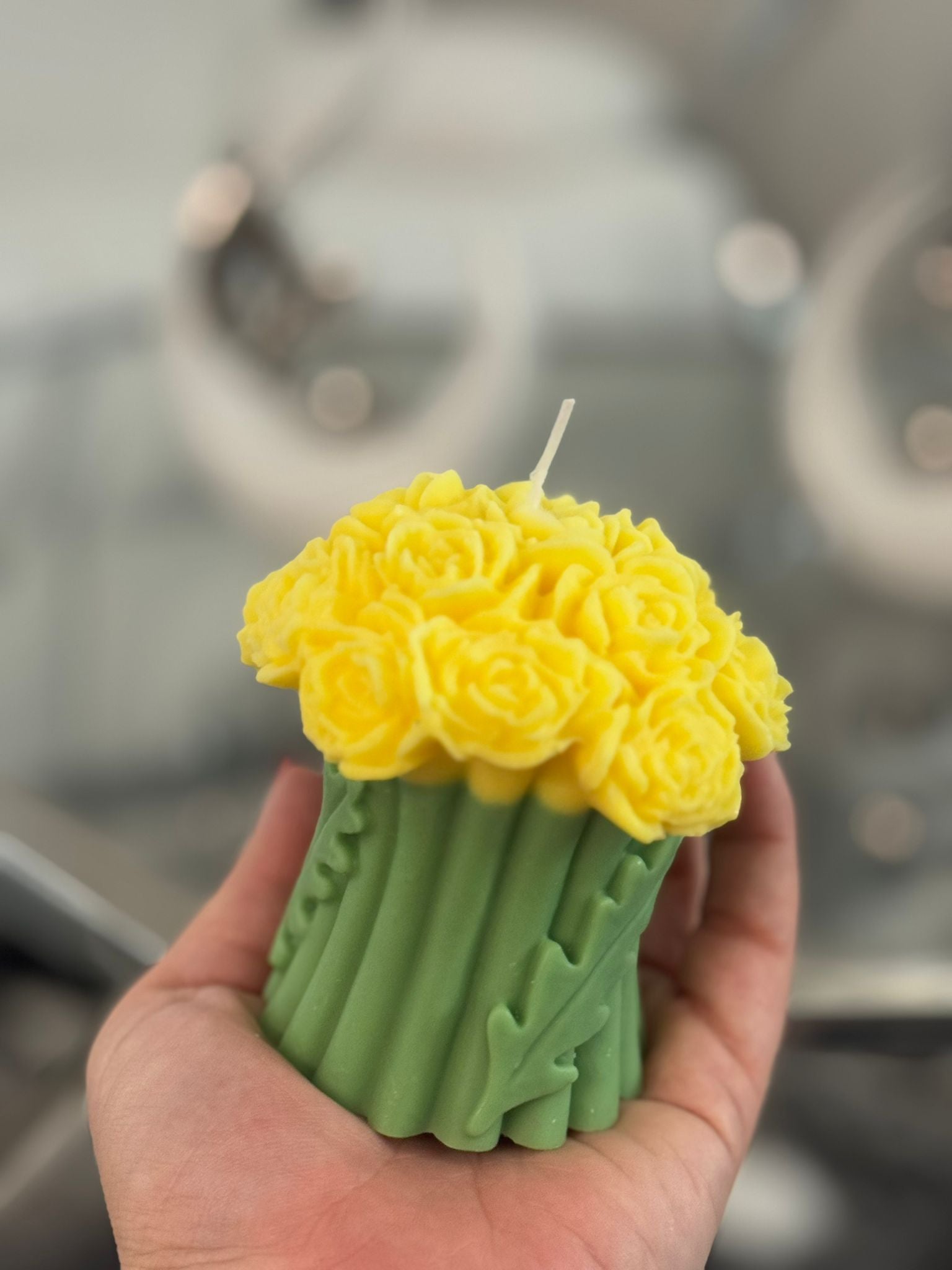 Yellow Rose Bouquet Pilar Candle 8oz
