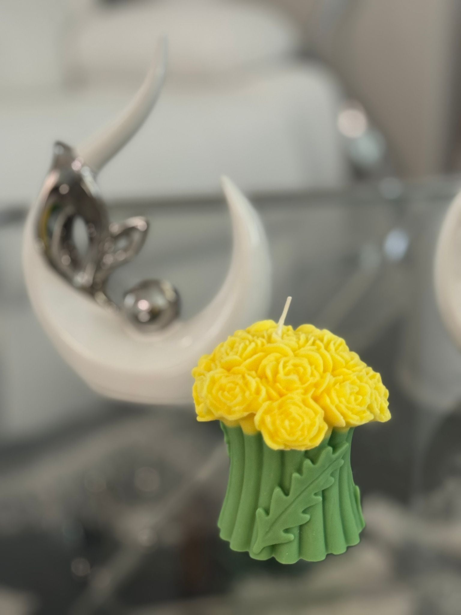 Yellow Rose Bouquet Pilar Candle 8oz