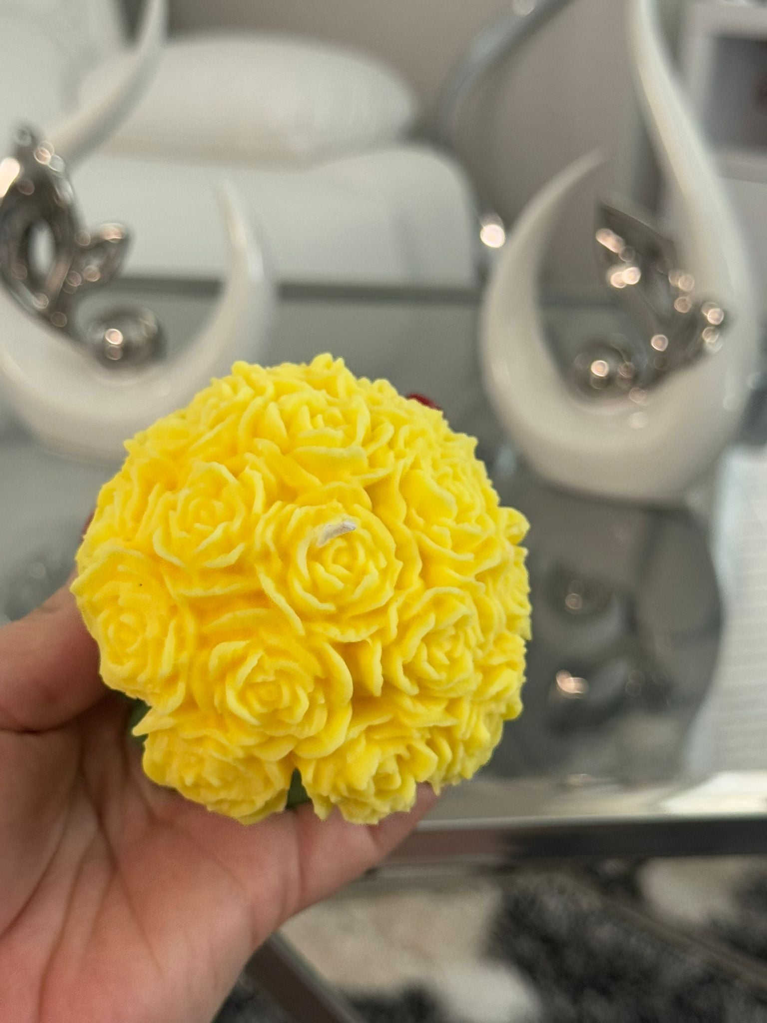 Yellow Rose Bouquet Pilar Candle 8oz