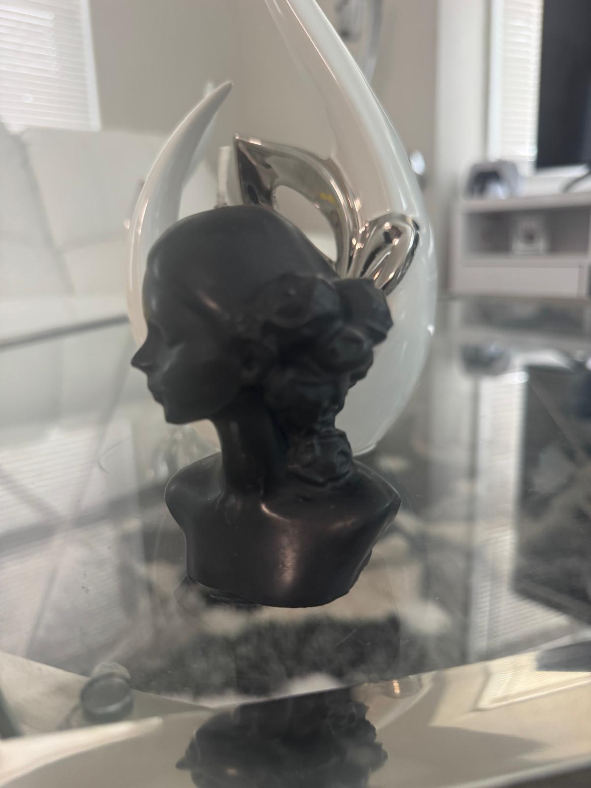 Lady Silhouette Pilar Candle 4.7 oz