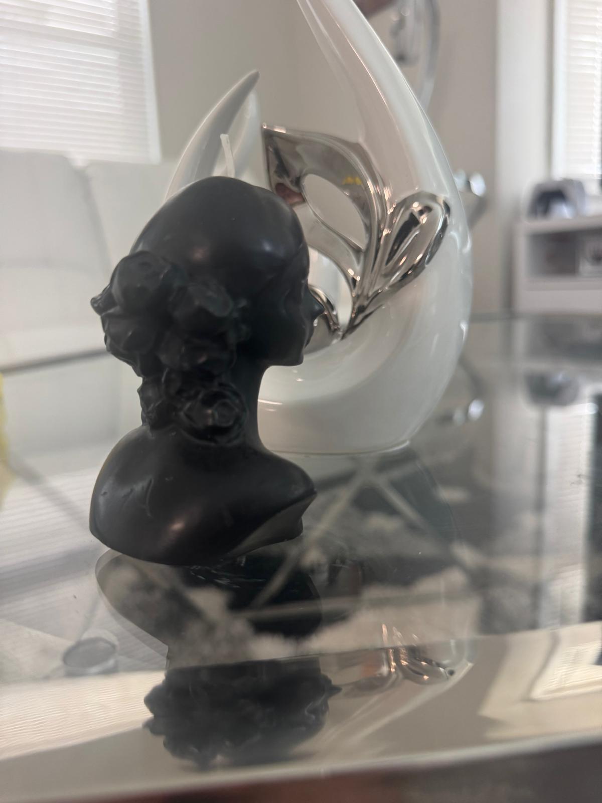 Lady Silhouette Pilar Candle 4.7 oz
