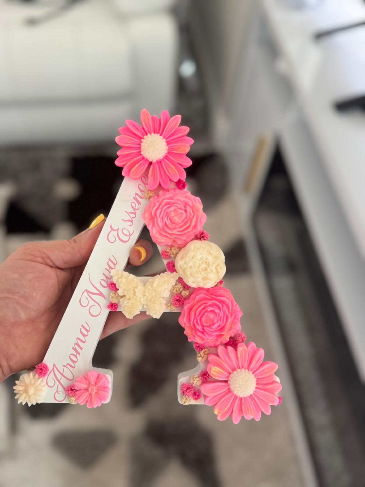 Letras personalizadas con flores de cera