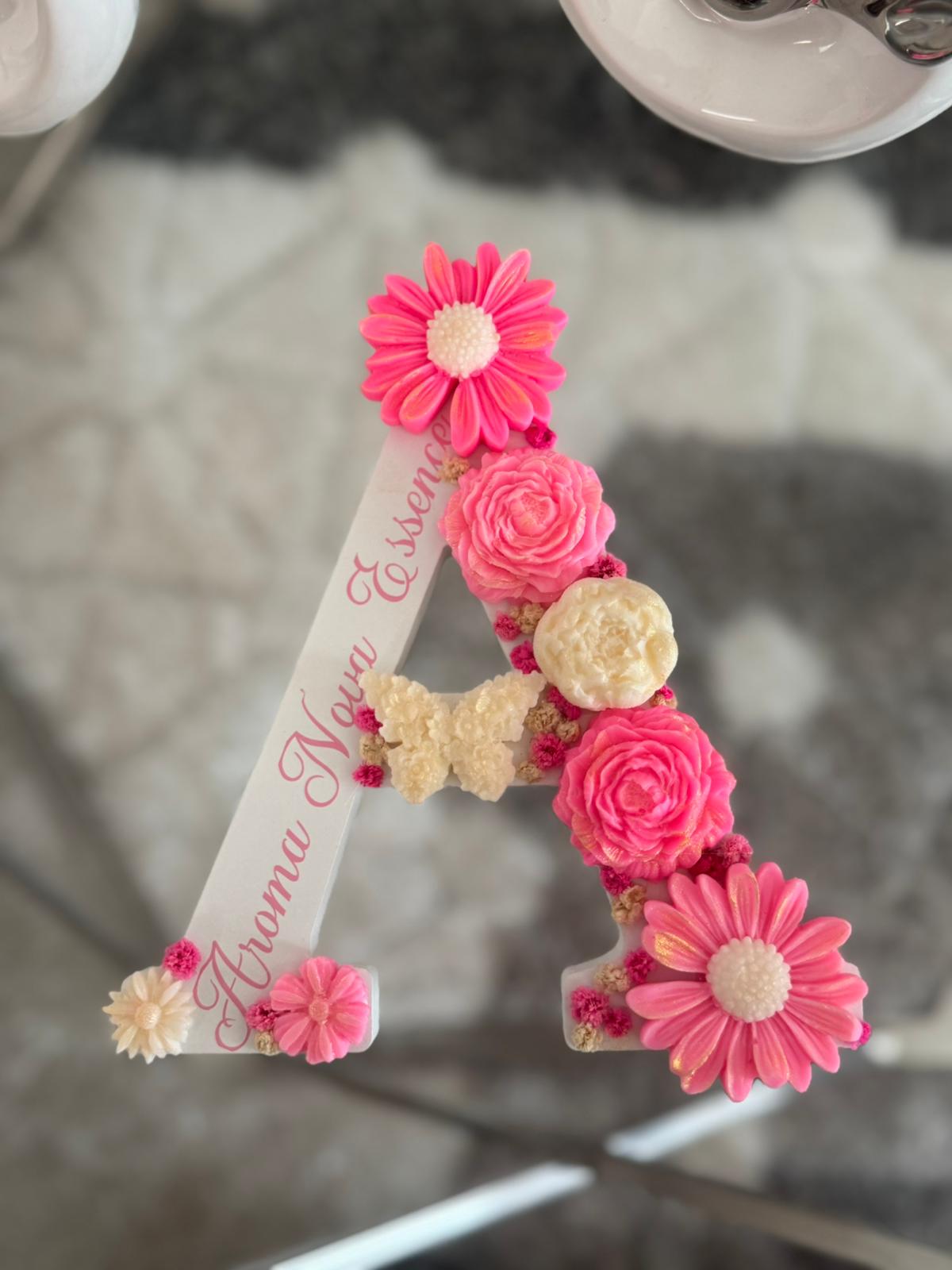 Letras personalizadas con flores de cera