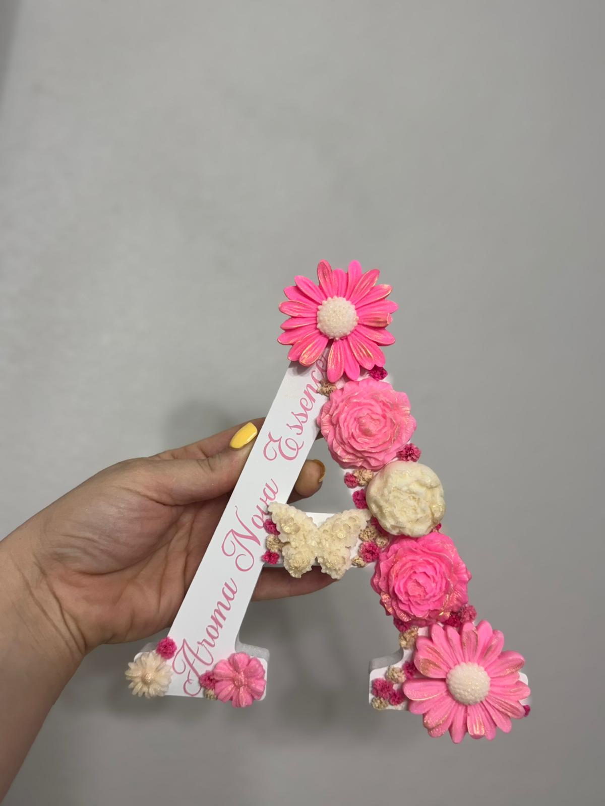 Letras personalizadas con flores de cera