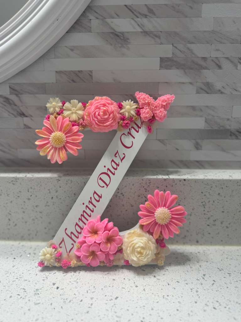 Letras personalizadas con flores de cera